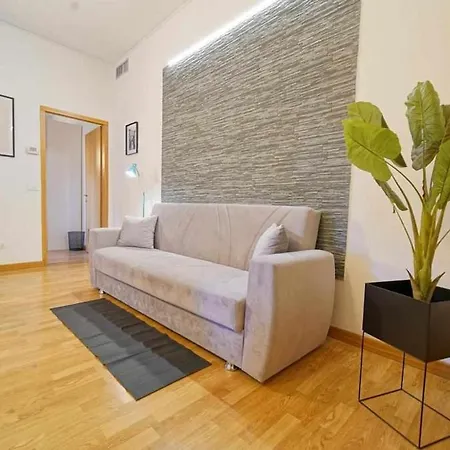 Corso Venezia House - Destiny 4 Apartment
